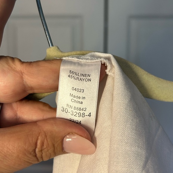 Sleeveless linen blend button-down tunic - Picture 3 of 3